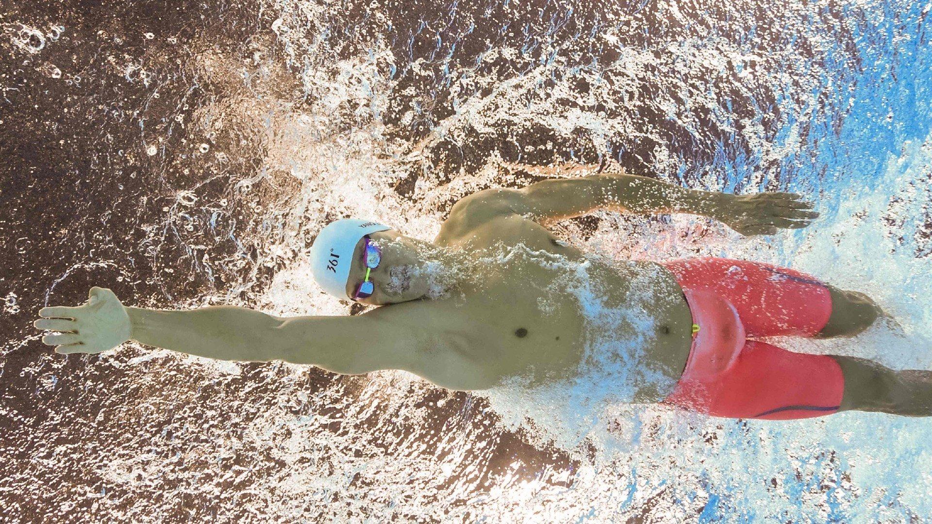 埃辛41岁生日之际,重温对阵巴萨惊天世界波,钢铁战士的永恒瞬间