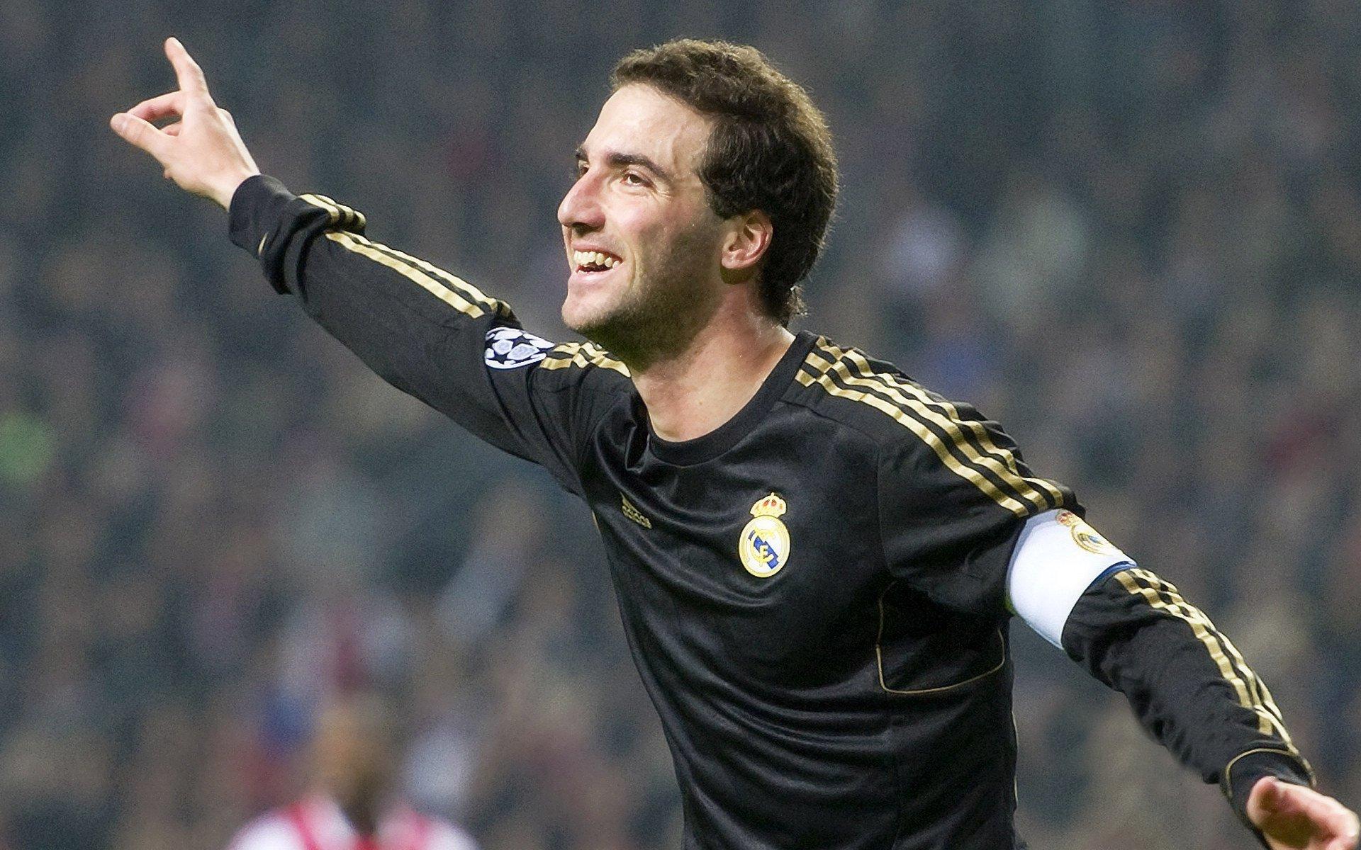 那年今日,斯通斯加盟曼城,一笔改变英超格局的签约